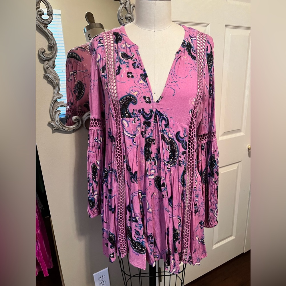 Free People pink and blue paisley swing top - Medium